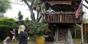 South Texas ER doctor self-isolates in his kids’ treehouse