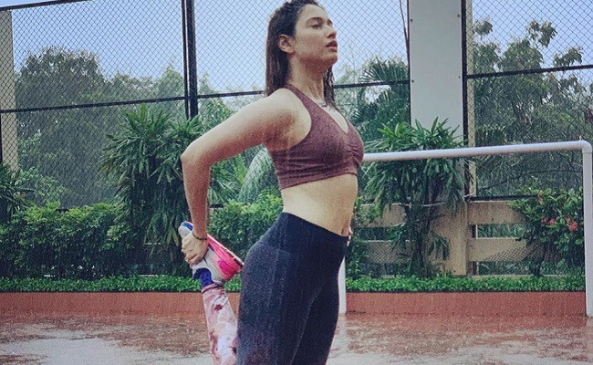 pHOTo Alert: Tamanna Exercises In The Rain!