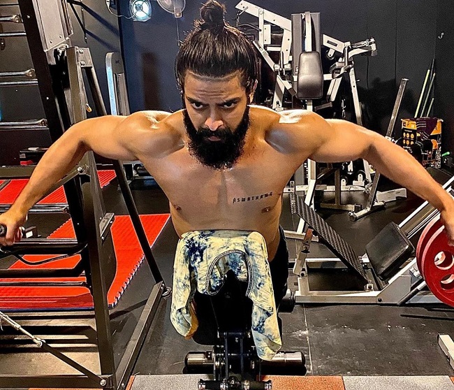 Pic Talk: Shaurya Flexes His Muscles In Gym