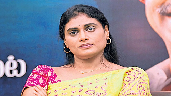 Is Sharmila missing Telangana’s political bus?