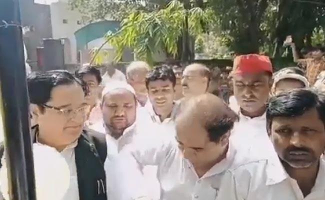 Viral: MP Forgets national anthem, says Jai Ho at the end