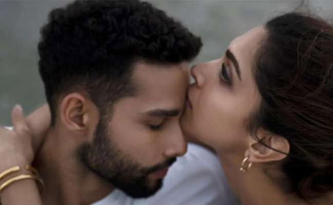 Deepika Talks About Her Feelings On Physical Intimacy!