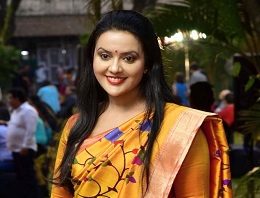 Amruta Fadnavis
