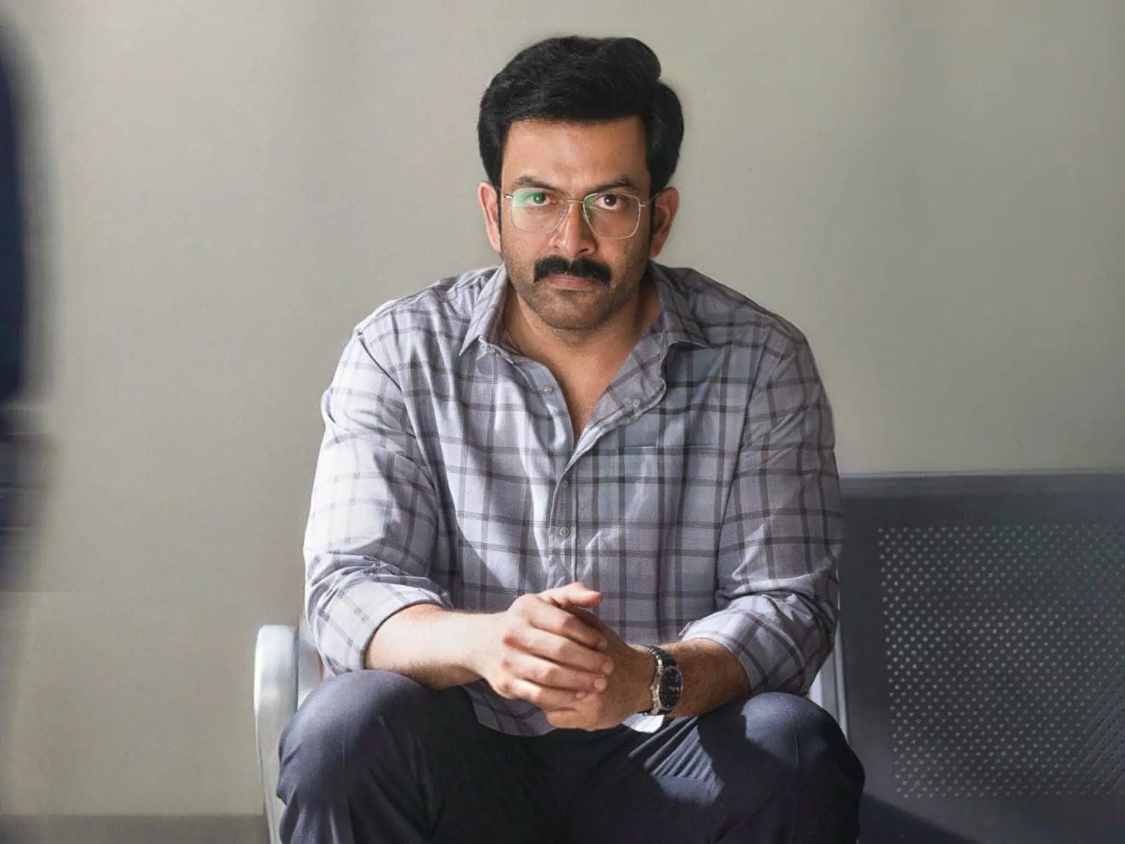 I, Nobody Review: Prithviraj Falls Short